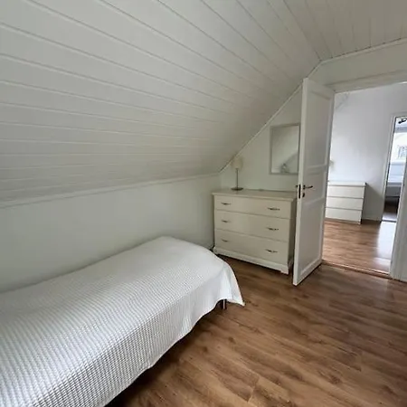 Hus I *